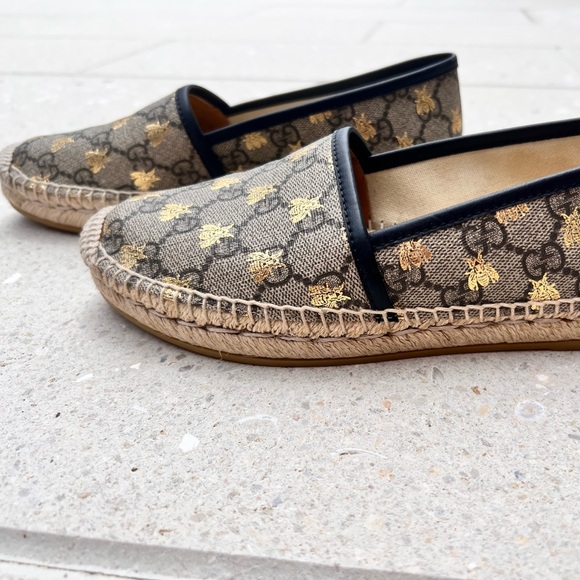 Beige/ebony diagonal matelassé Original GG canvas with gold bees - Picture 2 of 7